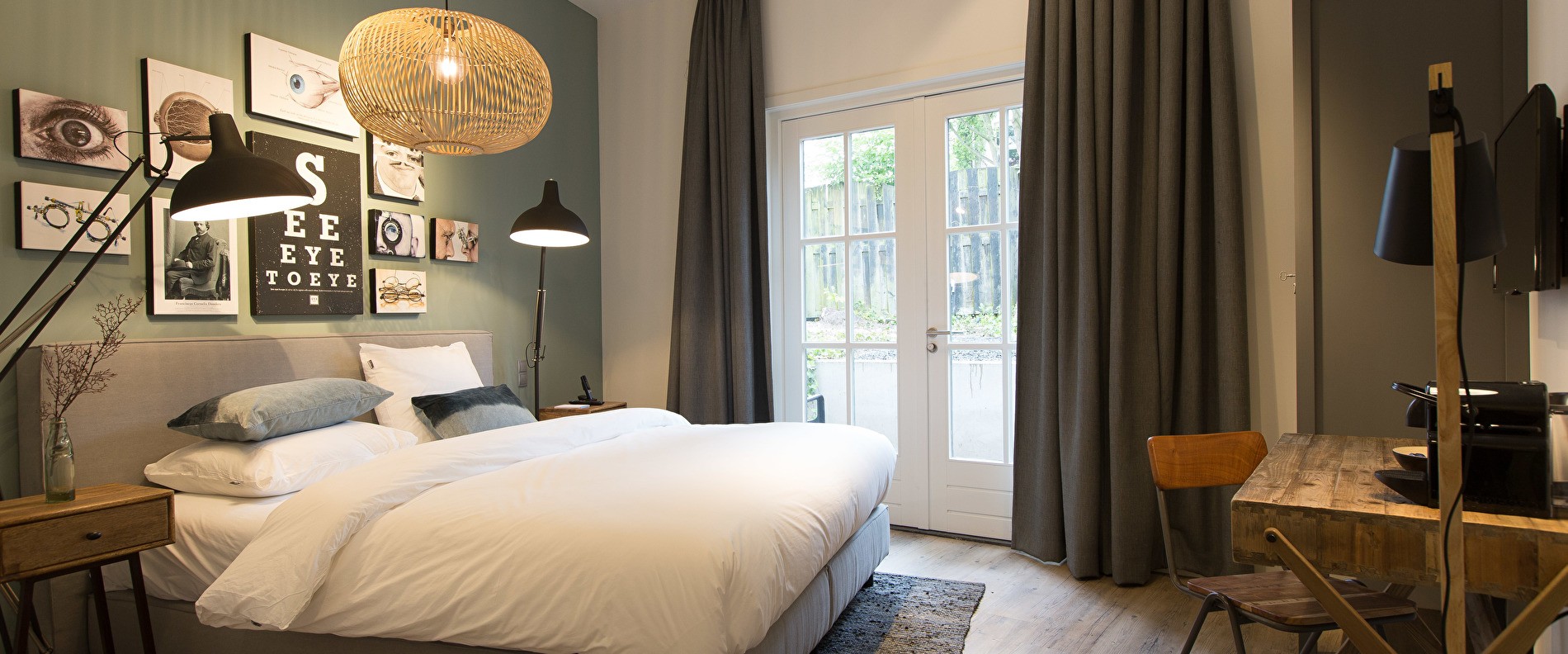 Medium Room