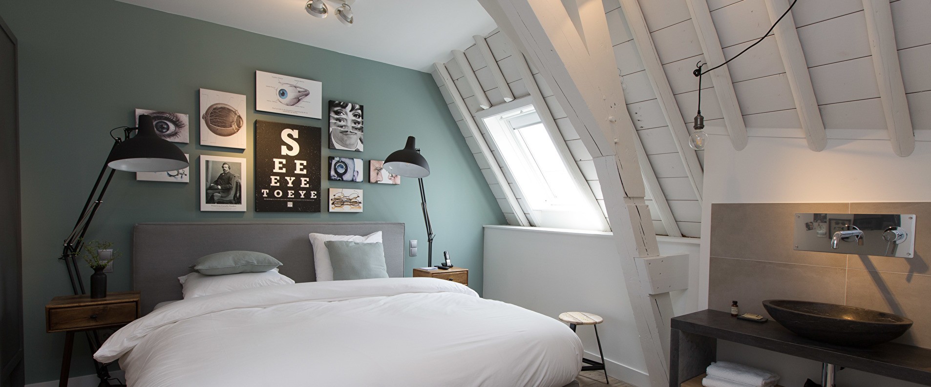 Medium Room 