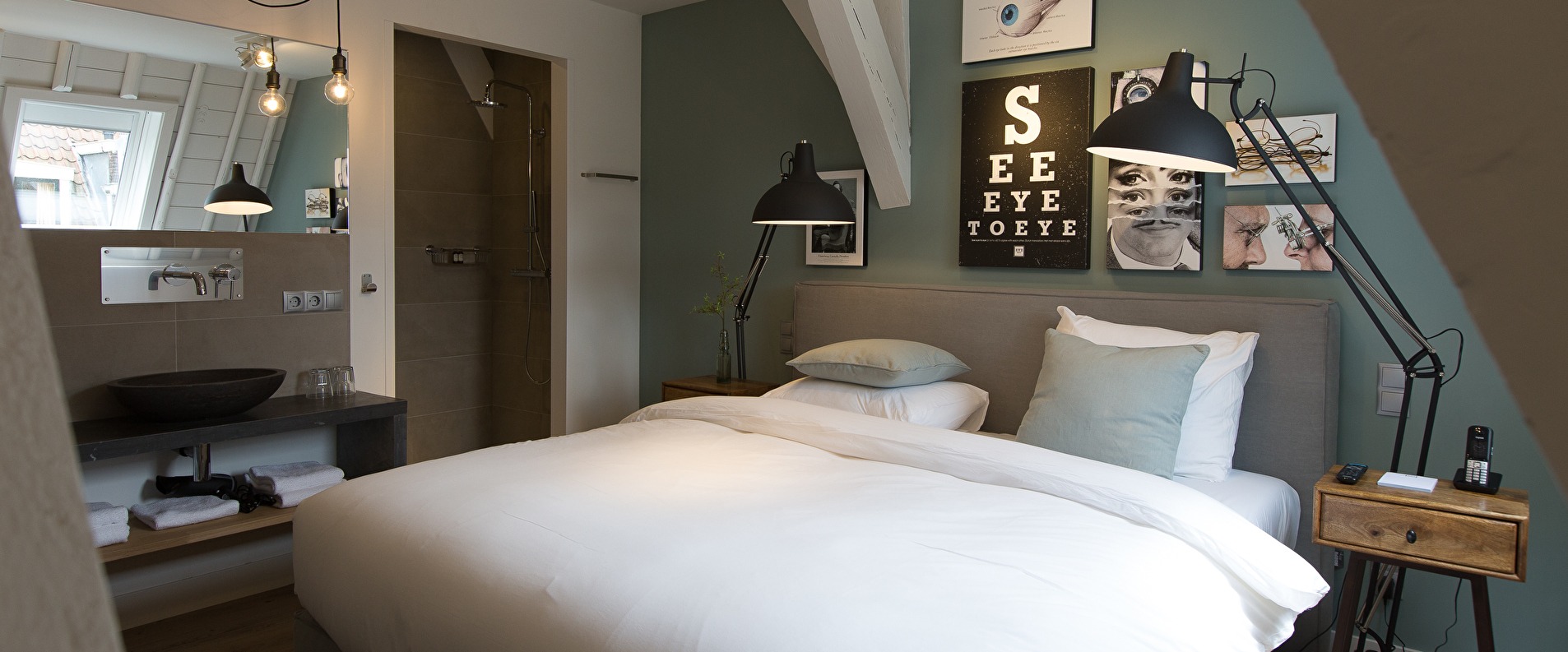 Small Room 